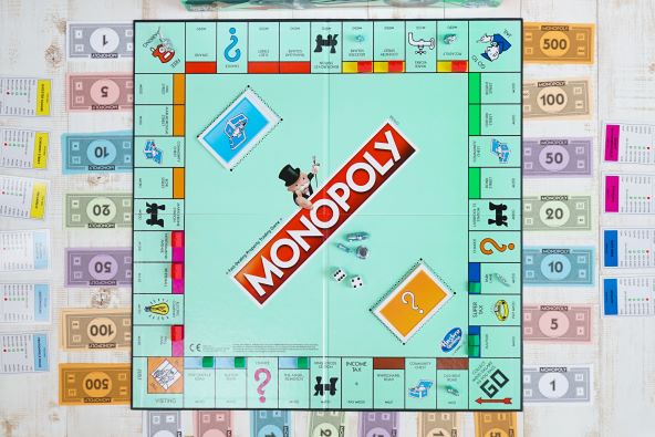 Margot Robbie producirat će film o Monopolyju