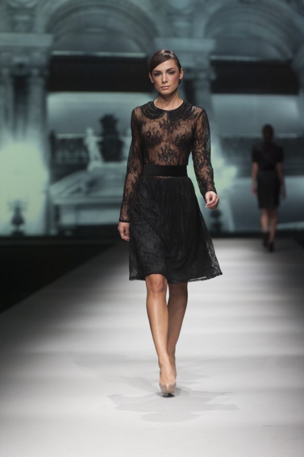 Dizajnerica Monika Sablić na svojoj reviji pokazala trudnički trbuščić