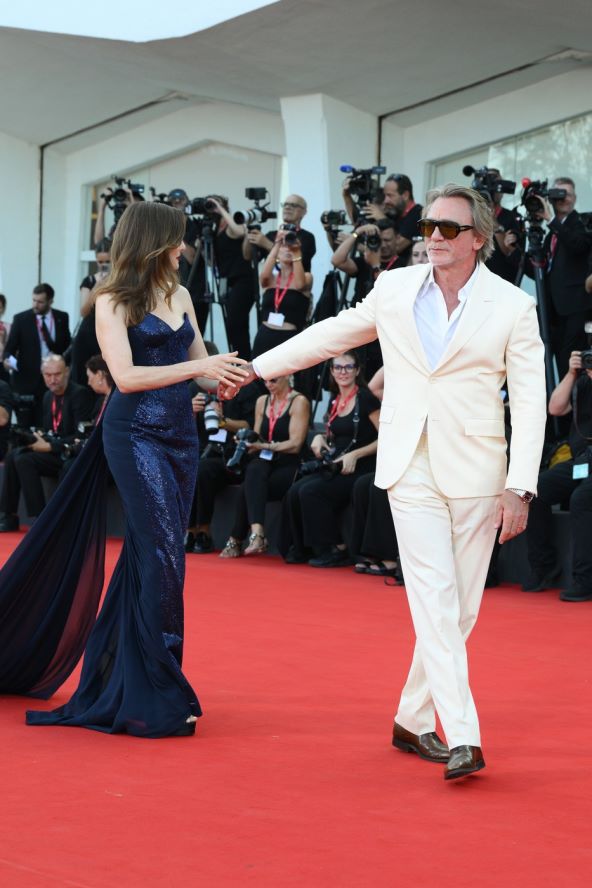 U Veneciji je održana premijera filma Queer u kojem glumi bivši James Bond