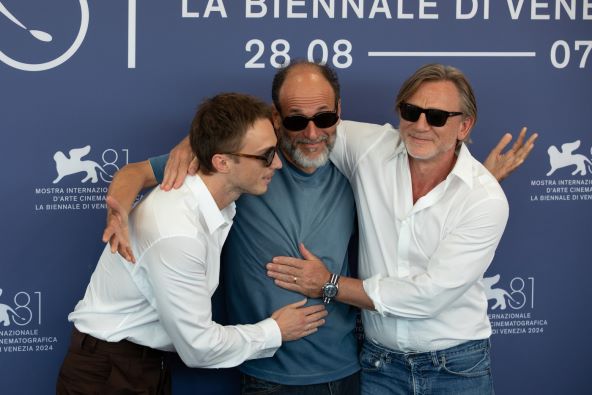 U Veneciji je održana premijera filma Queer u kojem glumi bivši James Bond