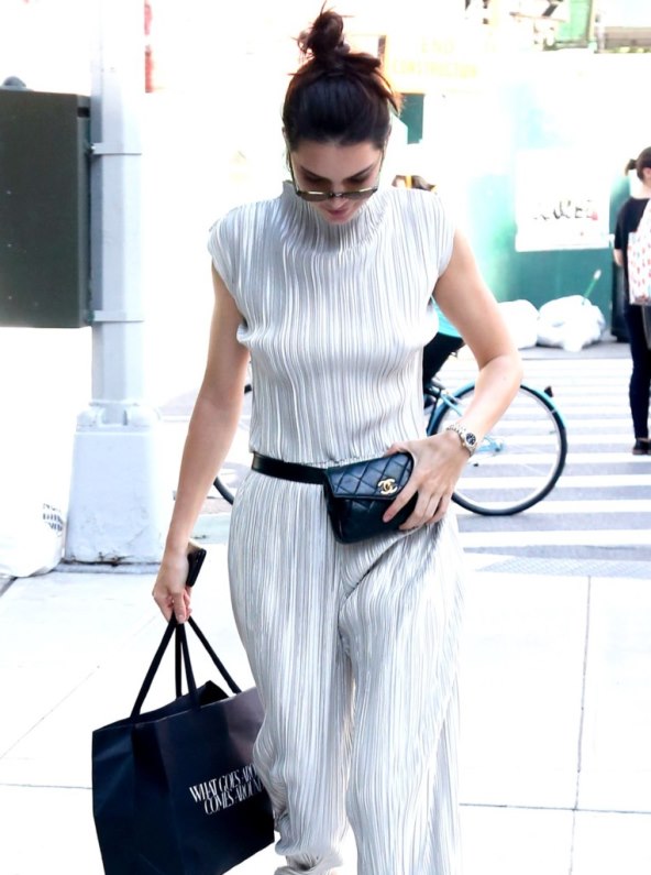 'Smiješnu' torbicu iz 80-ih Kendall Jenner nosi već dugo