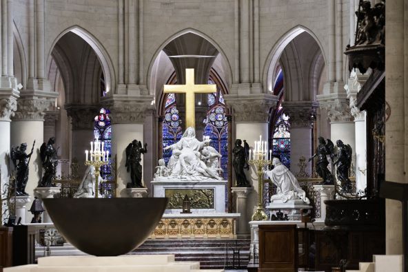 Otvara se katedrala Notre Dame u Parizu