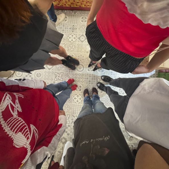 Dua Lipa i 5 savjeta za odlična druženja kod kuće