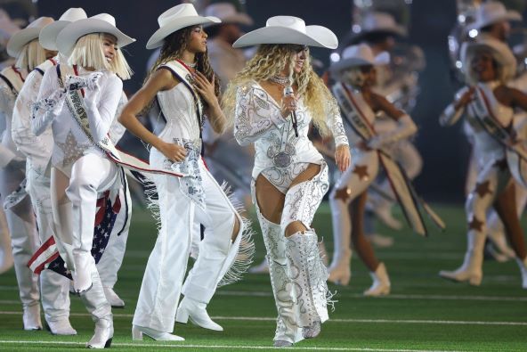 Beyonce nastupila na božićnom super bowlu