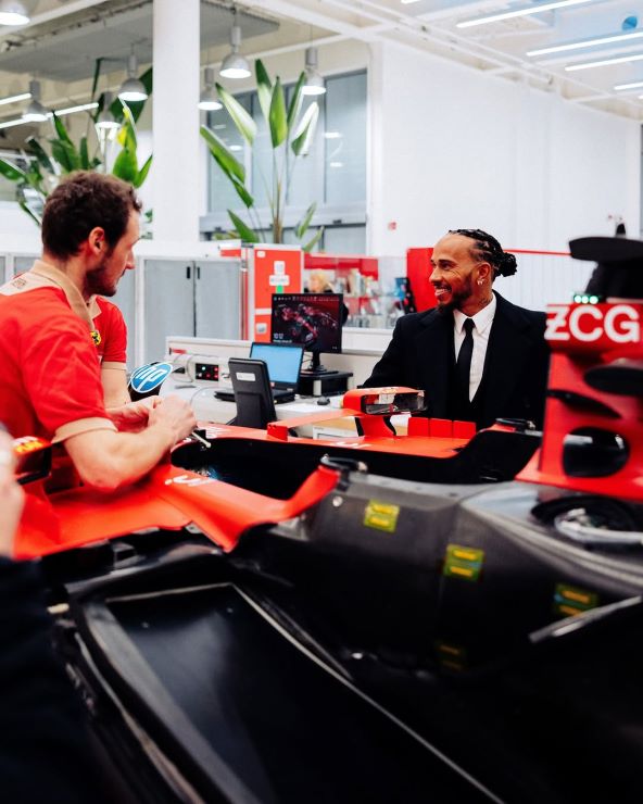 Lewis Hamilton prešao u tim Ferrari
