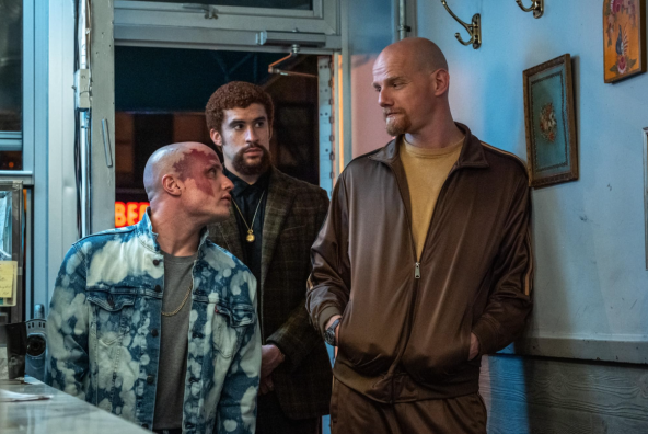 Trailer za film Caught Stealing s Austinom Butlerom