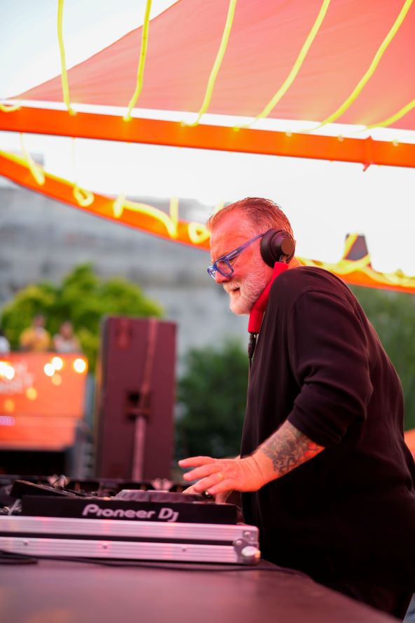 Aperol Turn On The Sunset pop up