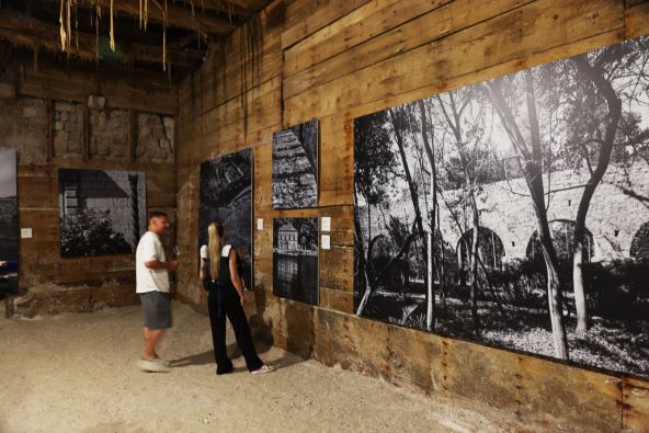 U Stonu je otvorena izložba fotografija Damira Fabijanića