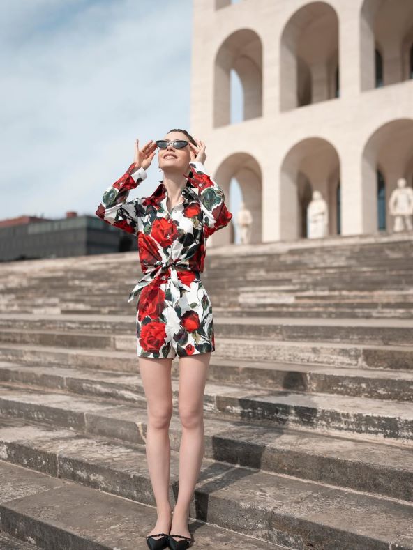 Prve fotografije 5 sezone serije Emily in Paris