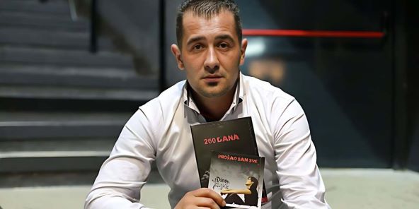 Marijan Gubina with the book 260 DAYS.jpg