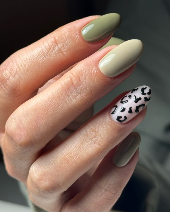 Jesen 2025 nail trend zeleni nokti