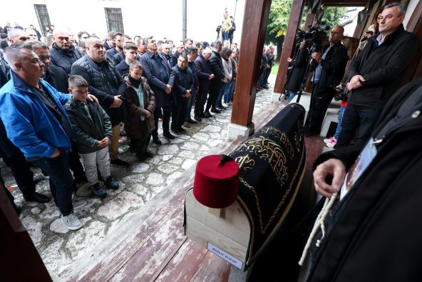 Halid Bešlić