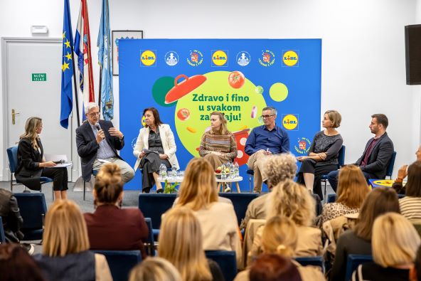 Panel_ Savjetovanje Zdravo i fino_Holisticki pristup zdravlju djece.jpg