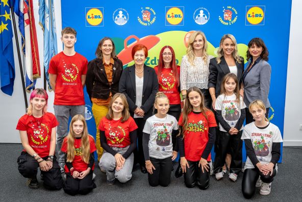 Sudionici programa Savjetovanje Zdravo i fino_Holisticki pristup zdravlju djece.jpg