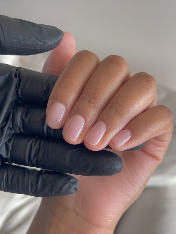 Nokti trend Vanilla Glass Nails