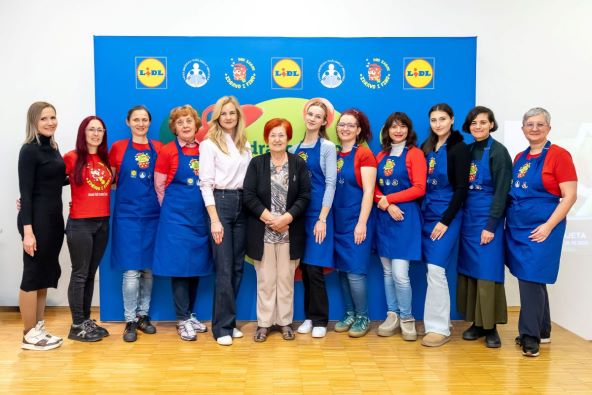 Predstavnici Lidla Hrvatska i Saveza drustava Nasa djeca.jpg