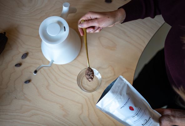 Cacao Puro Essenza 02.jpg