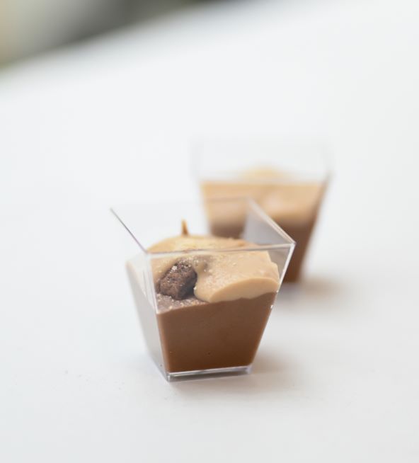 Musavi Lino mousse u čašama s Čokolinom i Karamelinom