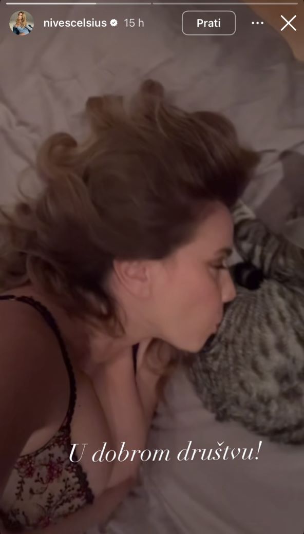 Nives Celzijus s mačkom