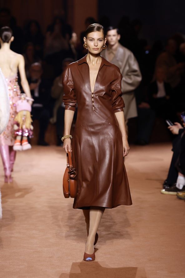 Kožna haljina Fendi AW25