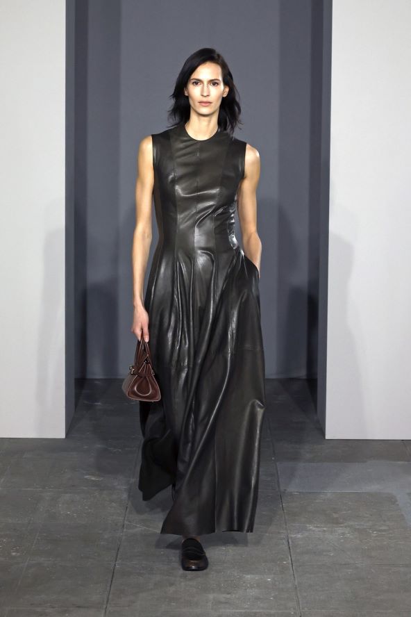 Simkhai AW25 kožna haljina