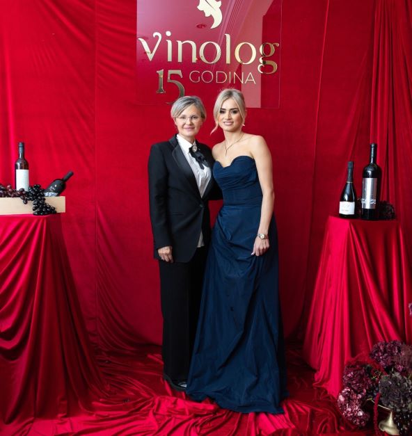 0101_Vinolog_15godina_7222.jpeg