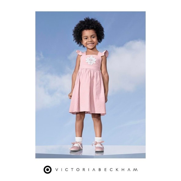 Ovako izgleda pristupačna moda za žene i djecu s potpisom Victorije Beckham