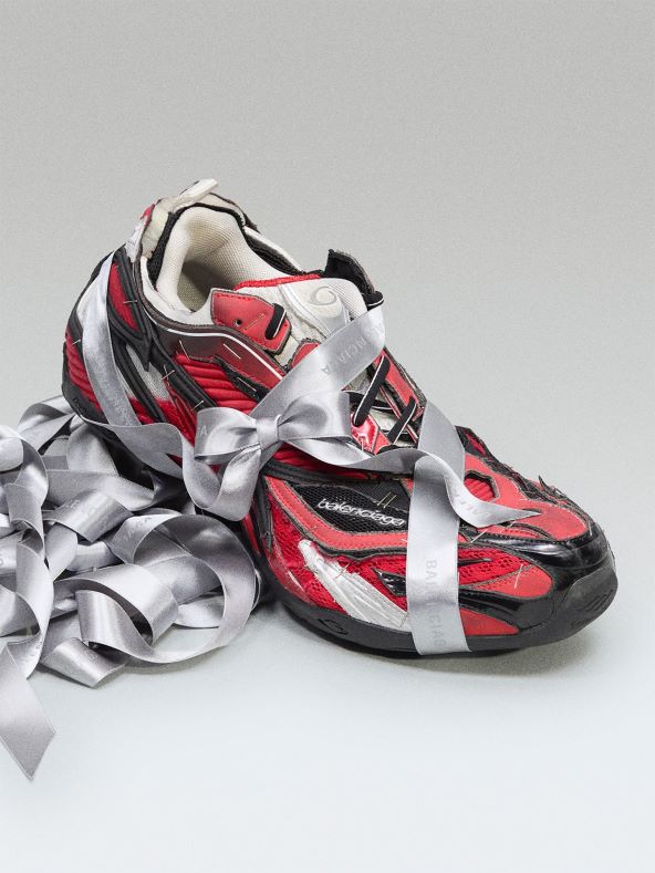 Balenciaga xmas kolekcija 2025