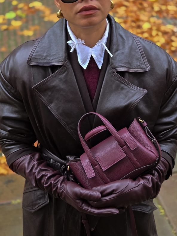 Zima 2025 modni trend rukavice