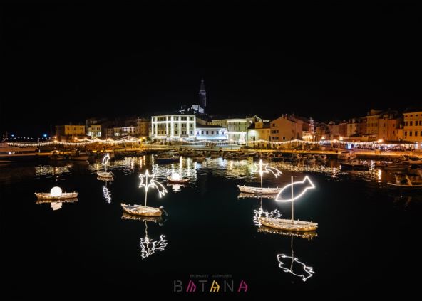 03 Ukrasene rovinjske batane_foto Ekomuzej-Ecomuseo Batana (1) (Medium).jpg