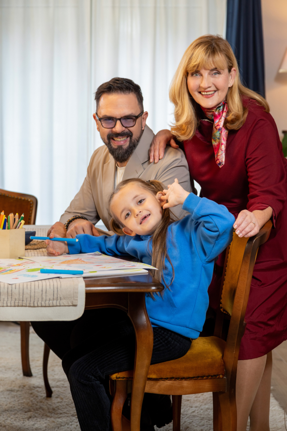 _Petar Graso_Sanja Dolezal_djevojčica Lola_1.png