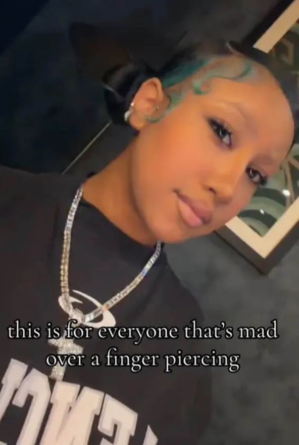 12-godišnja North West izazvala reakcije piercingom i tetovažama na licu