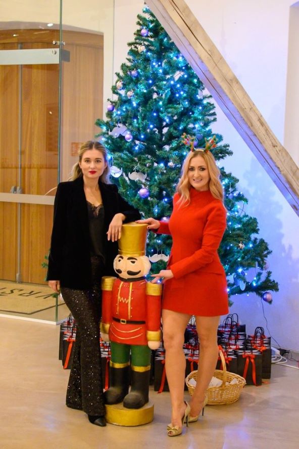 3 Valentina Lozić i Lejla Dizdarević.jpg