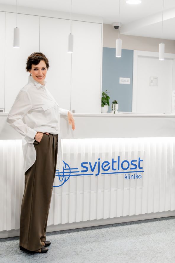 Doris Dragović u Klinici Svjetlost.jpg