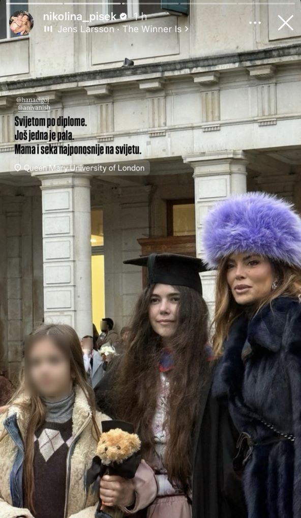 Nikolina Pišek s kćerima