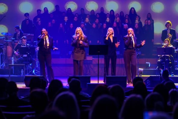 Divas, Maja Vučić, Martina Štritof, Ivana i Marija Husar.jpg