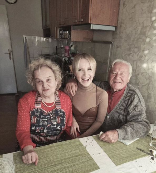 Danijela Martinović s roditeljima