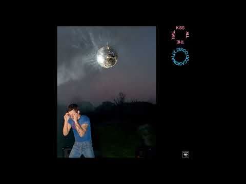 Harry Styles nosi vintage Prada modu