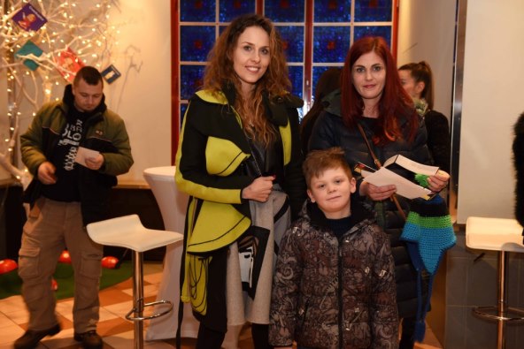 Ines Bojanić sa svojim mališanima uživala na premijeri 'Cvilidrete'