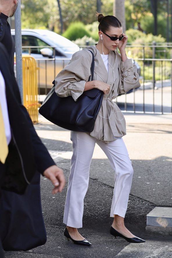 Hailey Bieber Sydney jakna