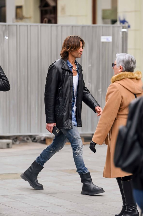 Maneken i influencer Michel Bakić na špici