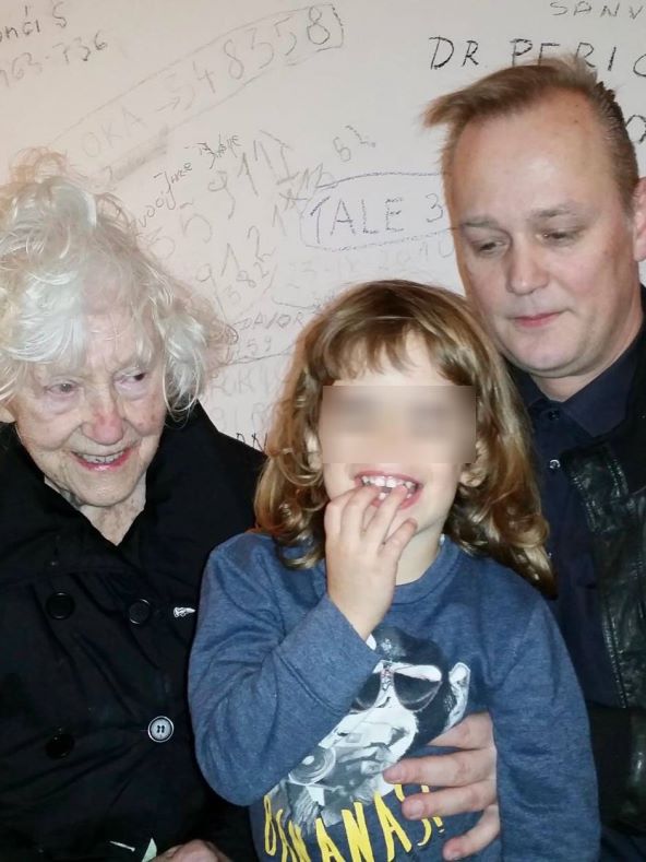 Lepa Smoje, Tomislav Petrović i Aleksandar Popović