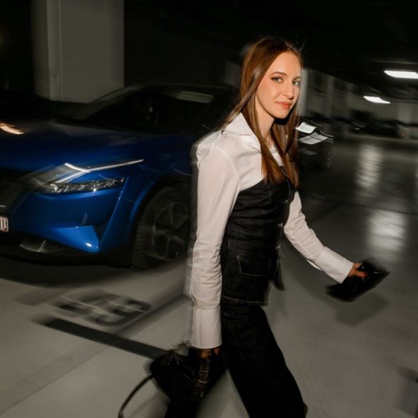 Xiaomi 17 Dora stolarka.jpg