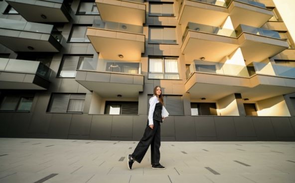 Xiaomi 17 Dora stolarka mob (8).jpg