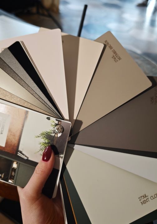 Xiaomi 17 Dora stolarka mob (13).jpg