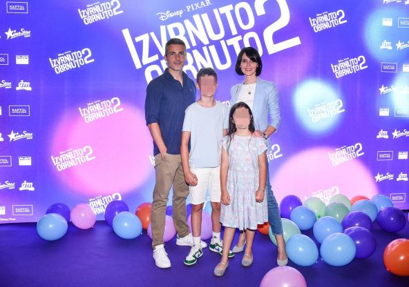 Zoran Pribičević sa suprugom i djecom