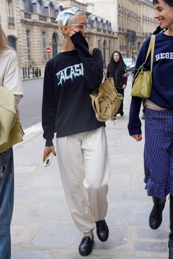 Pariz proljeće 2026 street style