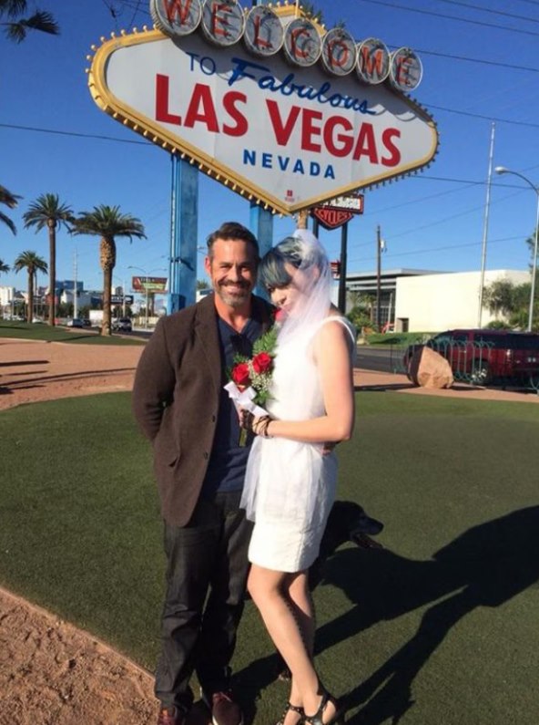 Nicholas Brendan i Moonda Tee.jpg