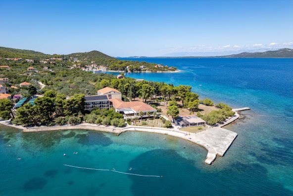 Hotel Korinjak na otoku Ižu.JPG