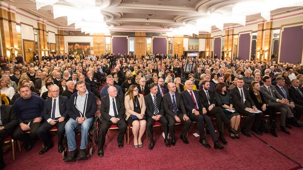 Predstavljena knjiga 'Vukovarska bolnica svjetionik u povijesnim olujama hrvatskoga istoka'